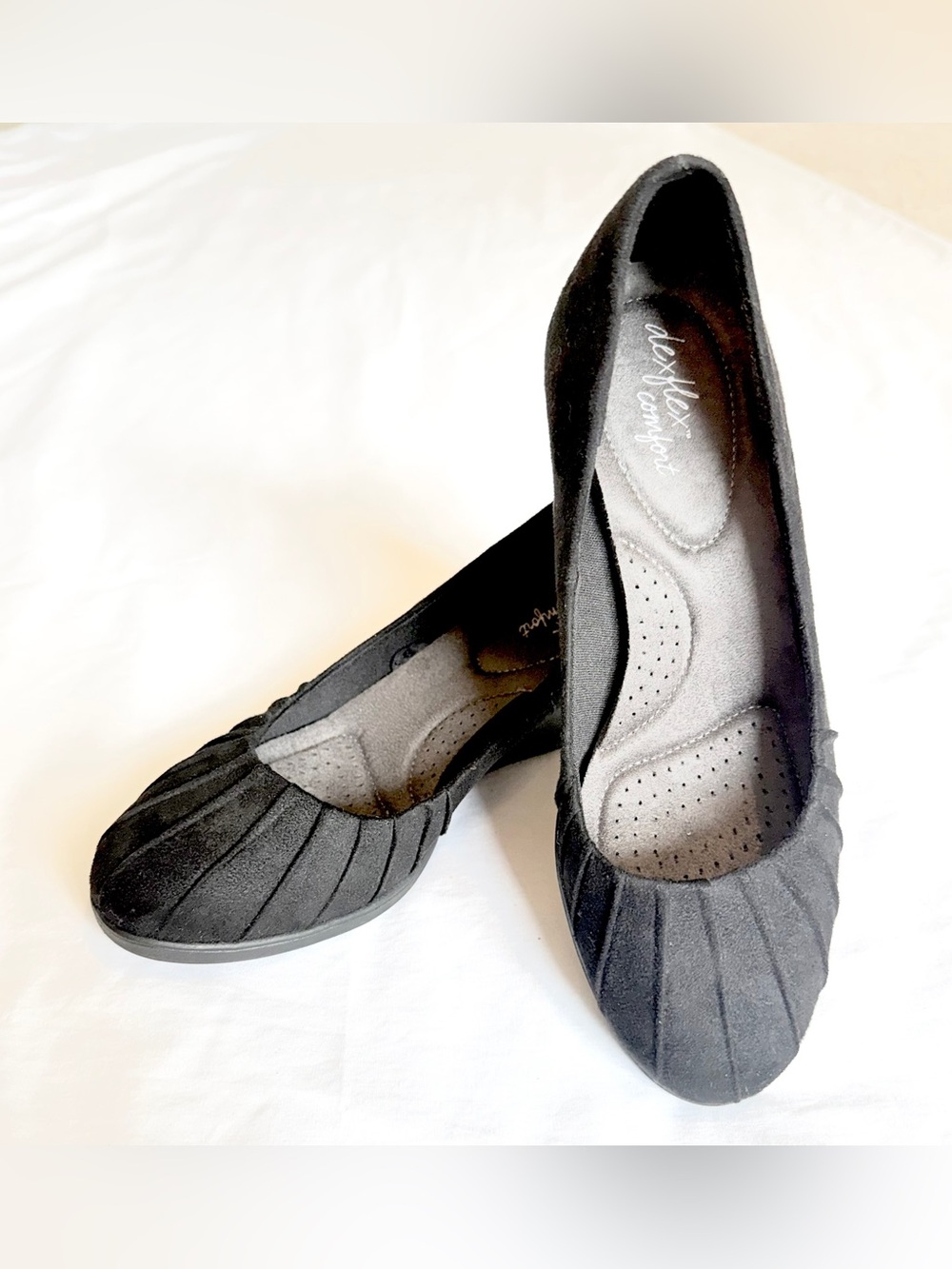 DexFlex Comfort Black Low Wedge Pumps Size 7W Wide Width Comfort Shoes